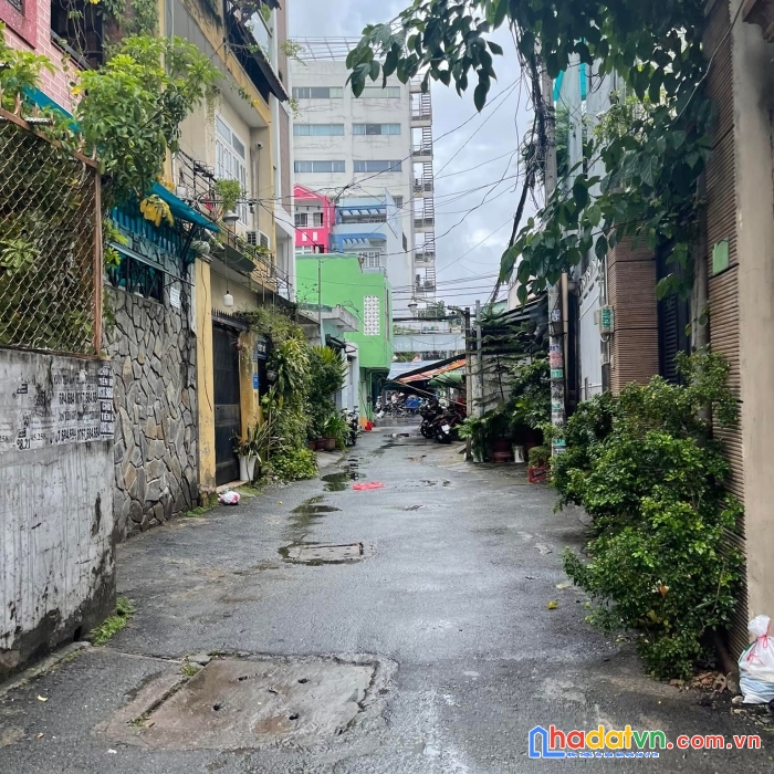 Bán gấp nhà đinh bộ lĩnh- ngay hàng xanh- 2 mặt tiền trước sau- giá 5.6 tỷ.