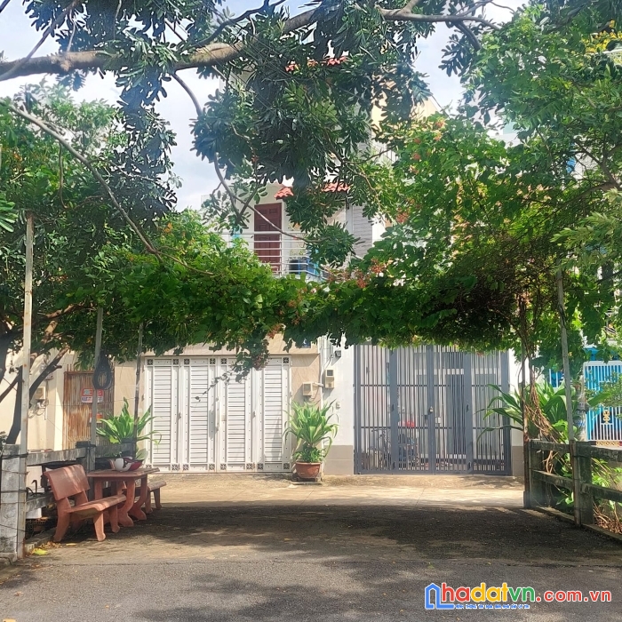 Bán nhà mặt tiền thụt, ngang 9m, đường số 40, linh đông, 170m2 giá 9.2 tỷ.