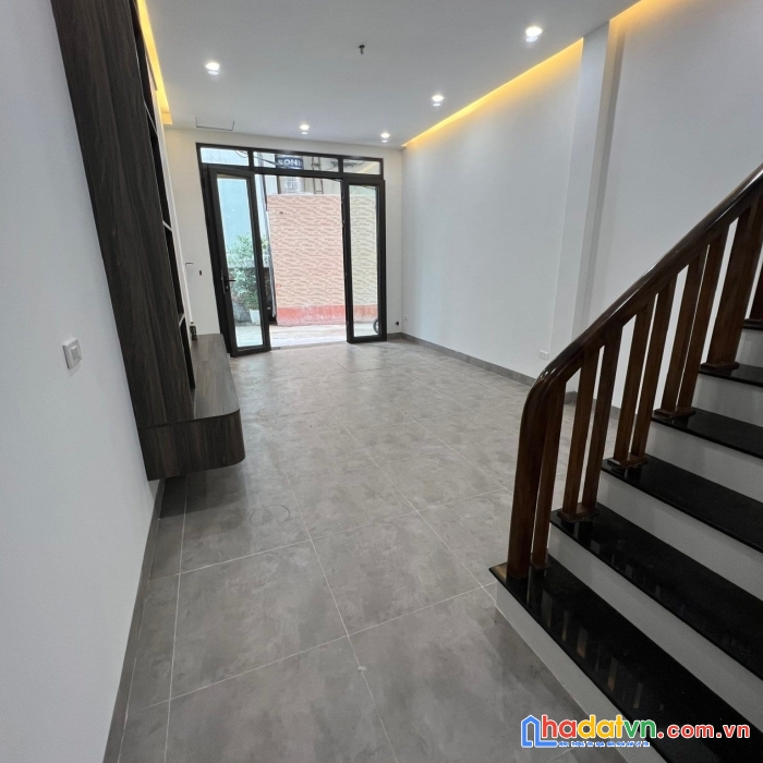 Nhà đẹp ngọc lâm, ô tô 10m, lô góc, 38m2, mt 4m, 4tỷ. lh: 0913896966