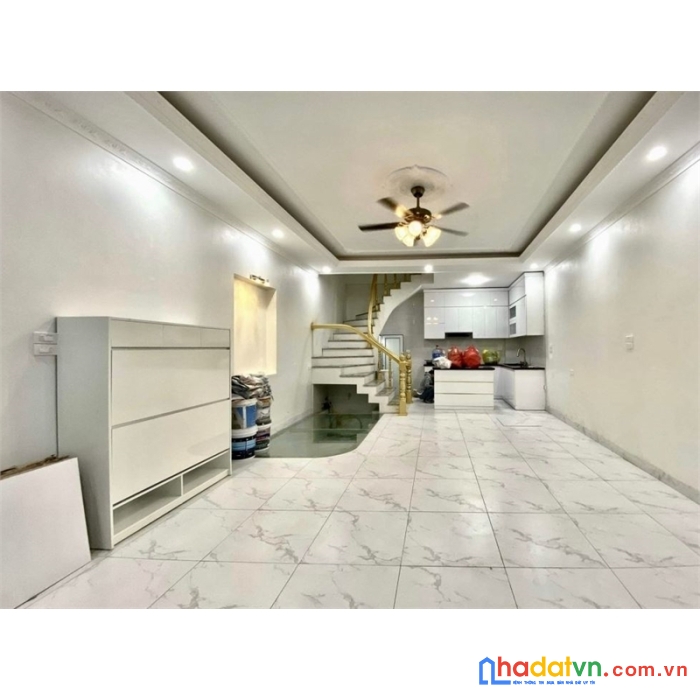 Bán nhà bồ đề,63m, mt 6.5m,, full nội thất, ô tô, kinh doanh 50tr/tháng hơn 8 tỷ