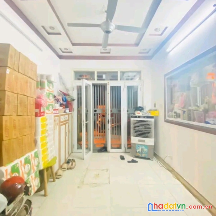 Vĩnh hưng, hoàng mai, lô góc: dt 36m2; 5 tầng; mt 3,2m; giá chào 3,35 tỷ.