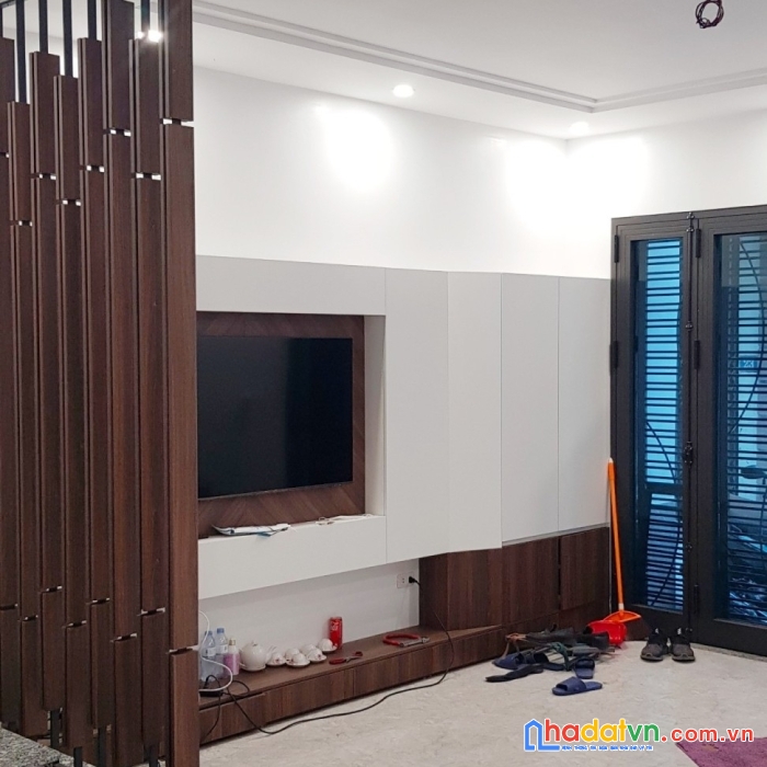 Bán nhà mễ trì lô góc, nhà đẹp full nội thất, ngõ oto 43m 4t 5.36tỷ.