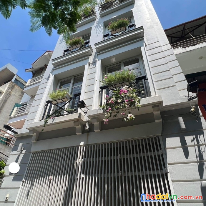 Siêu hiếm! phân lô hoàng cầu, 50m2, mt đẹp, giá 11 tỷ, lô góc kinh doanh sầm uất.