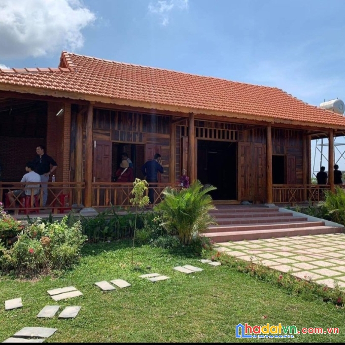 Chính chủ bán đất suối nước nóng bình châu, đường nhựa giáp suối 0932627439