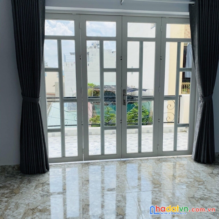 Bán nhà tân bình-lạc long quân-hẻm xe hơi-4 tầng chỉ nhỉnh 5 tỷ