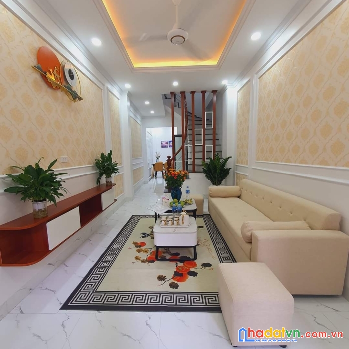 Bán gấp nhà phố mỹ đình 40m*5t* mt 4m, kinh doanh, lô góc, giá 4.9 tỷ.