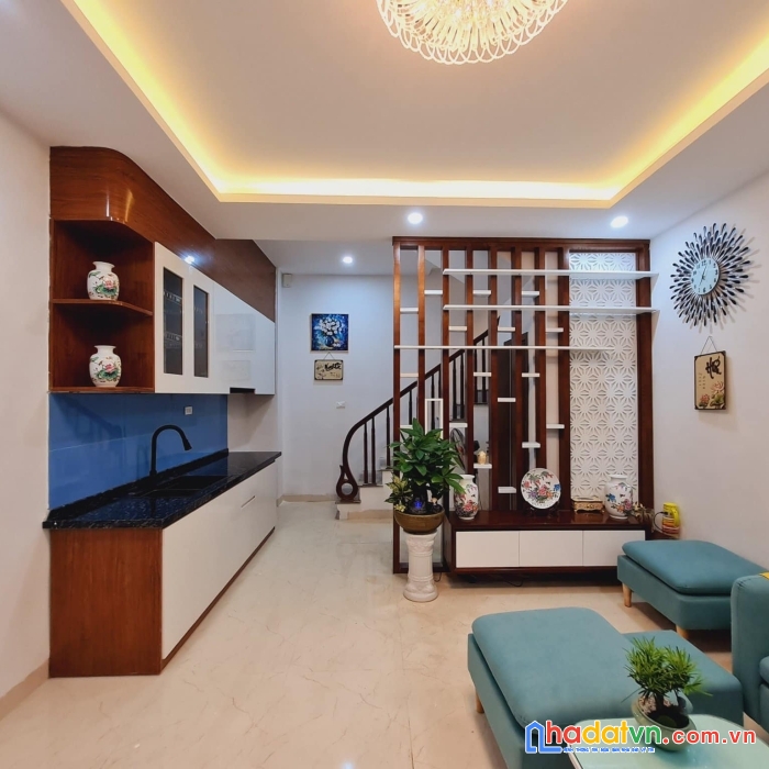 Cần bán nhà đường cầu giấy 5 tầng, mt 4.5m, 4.25 tỷ