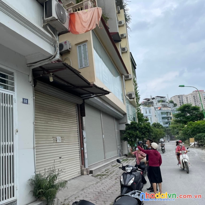 Bán đất  không bán nhà đông tác mặt đường kinh doanh, oto vào cửa.