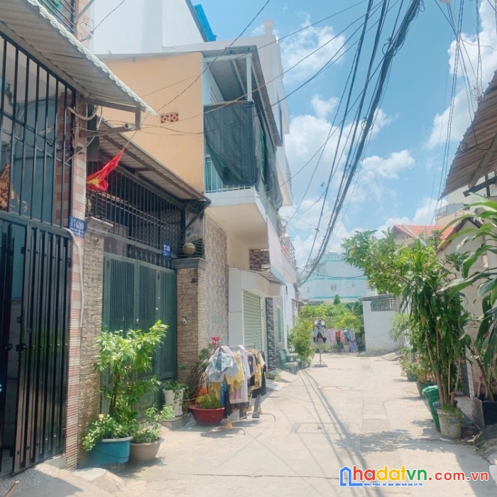 Bán nhà đường đông hưng thuận 41, quận 12,80m2, giá 5 tỷ 3 tl.