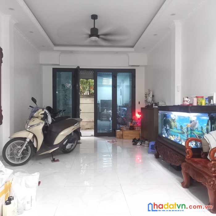 Bán nhà ngọc lâm, long biên 55m2 x 4t, 6.85 tỷ, chủ nhà tặng nội thất