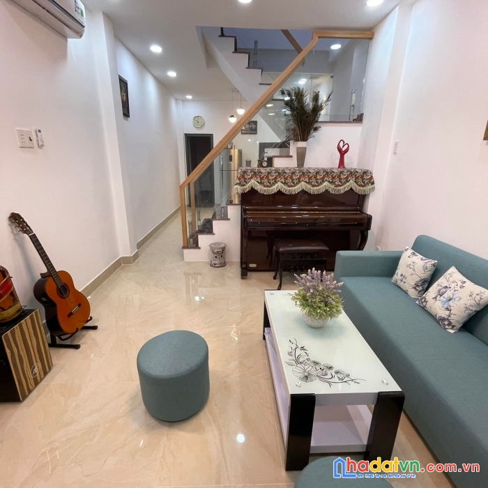 Gấp! nhà mới tinh ngô tất tố 2 tấm 45m2 sát vách q1 giảm 6.9 tỷ xuống 6.7 tỷ