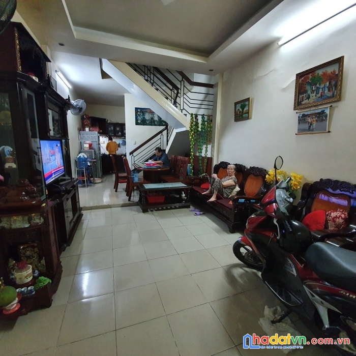 Tô ký 30m2 nhà 2 tầng nhỏ xinh, gần tô ký tower