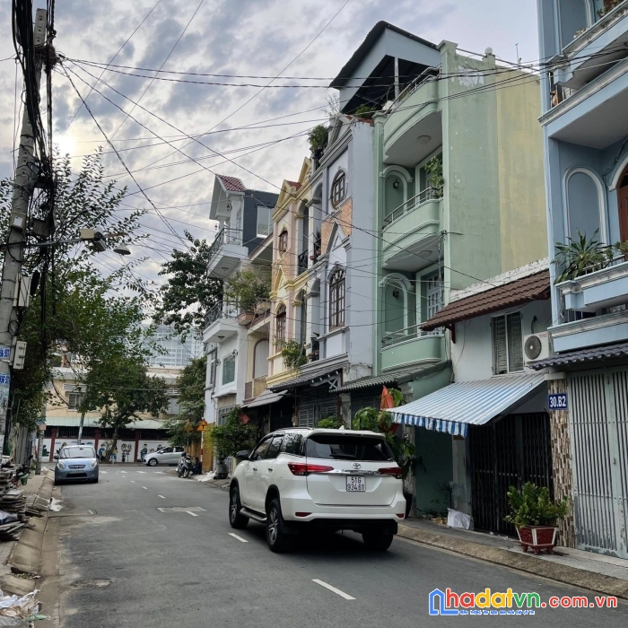 Bán nhà mt giá tốt nhất quận 7- 62m2. thông mọi nẻo đường-tiện mở vp-kd.