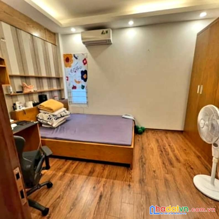 Nhà thạch bàn - duy nhất 1 căn  - ô tô đỗ cửa  - chỉ 3,4 tỷ
- diện tích 40m2 .