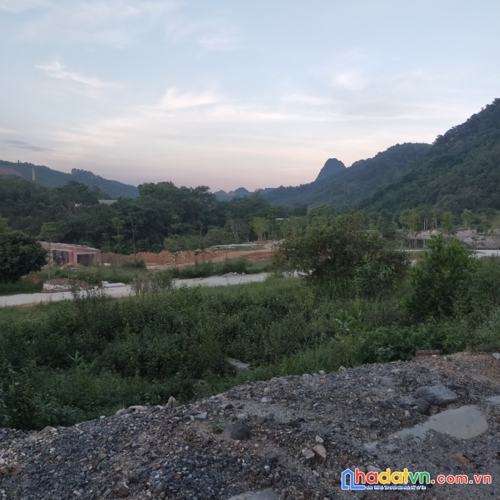 Siêu phẩm lương sơn lô góc  đường liên xã, xe công tránh ngay sân golf sky lake, hồ quan sơn...