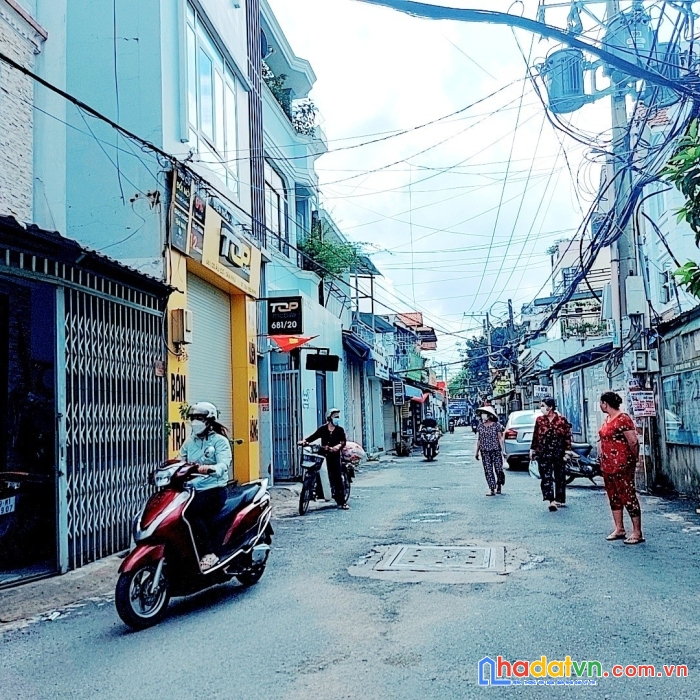 Nhà riêng lạc long quân, tân bình, 113m2, 1 xẹt, 8.x tỷ, hẻm máy bay boeing 720 cất cánh