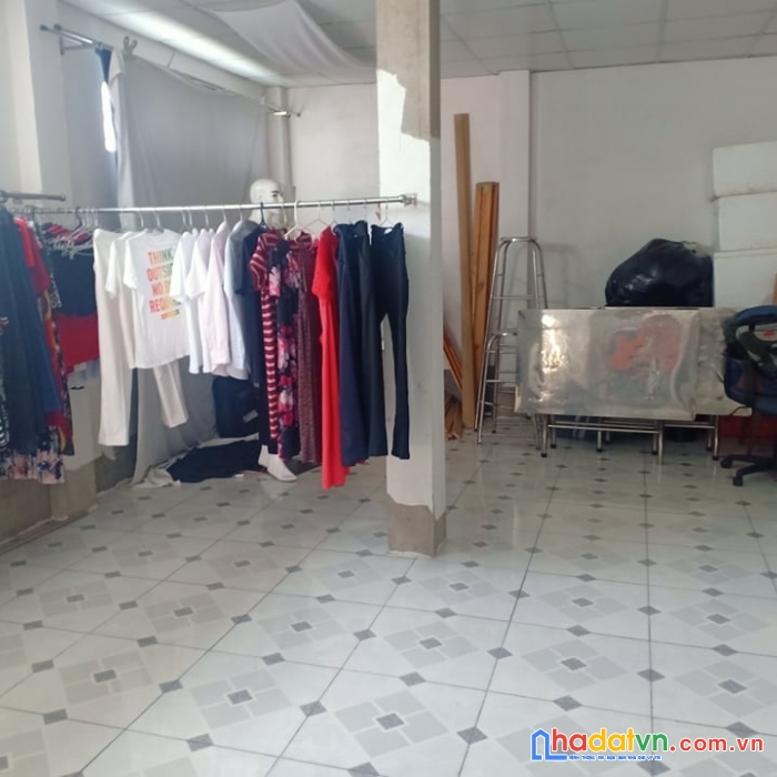 Bán nhà cấp 4 hẻm xe hơi tới nhà, ngay ngã tư đường huỳnh tấn phát và lưu trọng lư