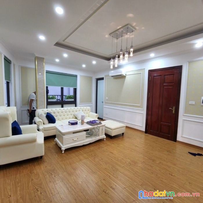 Bán nhà đường láng trung tâm đống đa,lô góc ô tô đỗ cửa,thang máy xịn,6 tầng xây mới để ở,làm văn