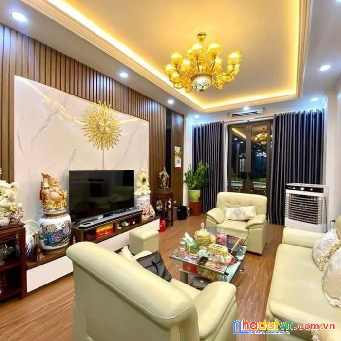 Bán nhà bồ đề, long biên, 3.6 tỷ 35mx 5t, ô tô đỗ cửa  gần phố, 0889388683.
