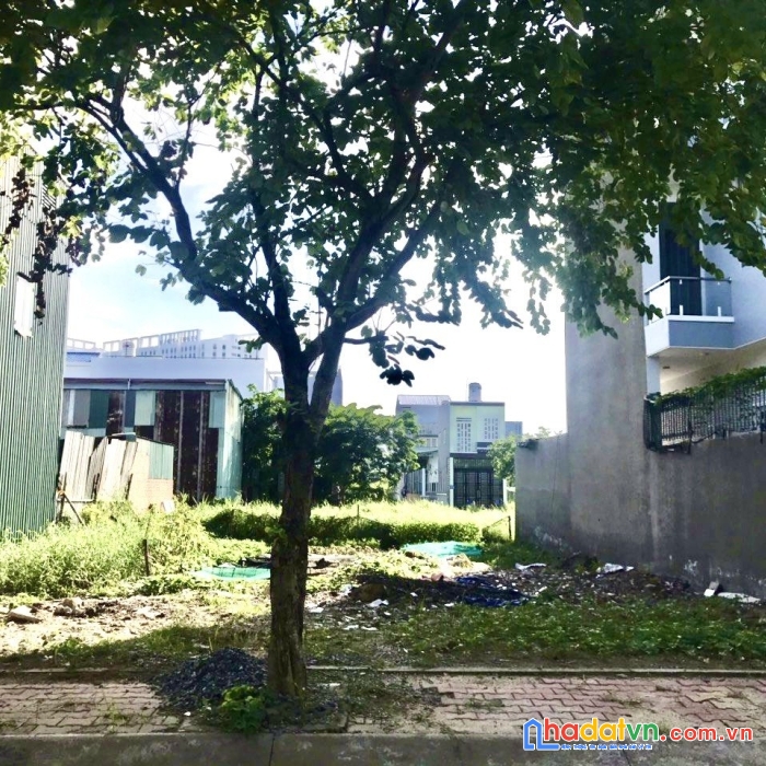 Kẹt tiền bán lại lô đất mt đường 2 chiều rộng 22m đối diện bệnh viện giá 4.75 tỷ