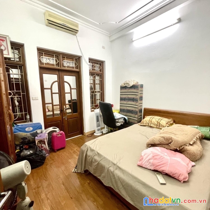 Bán nhà phố cự lộc 40m2 nhỉnh 2 ty