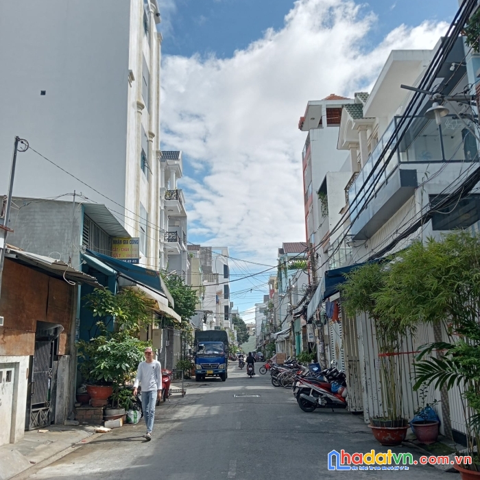 Bán nhà hẻm nhựa 8m -5 tầng - 7pn - lê văn quới - giá 7.2 tỷ .