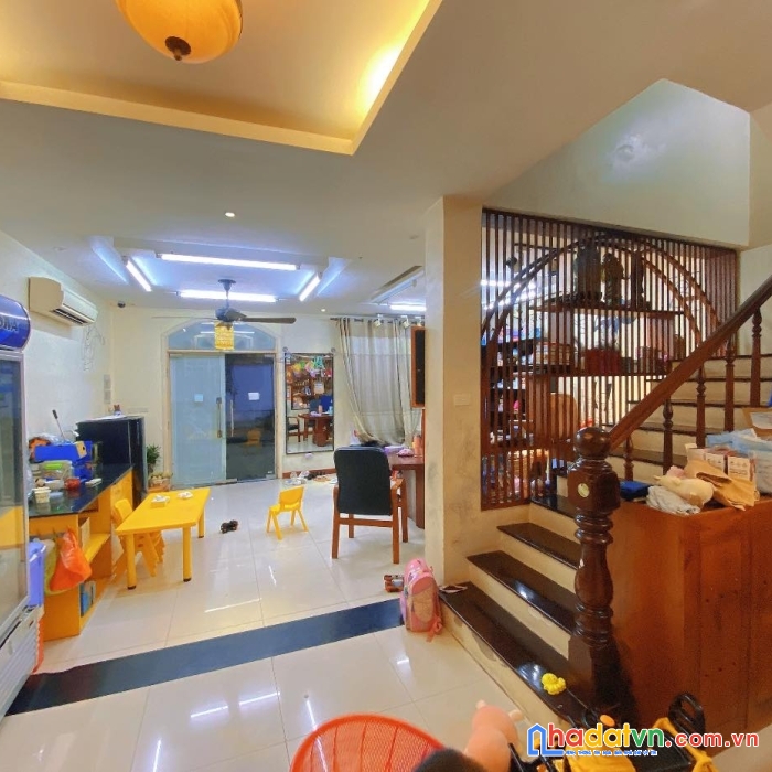 Vỉa hè 3 làn oto phố nguyên hồng, đống đa 75m2 x 5 tầng, mặt tiền 6.6m, nhỉnh 26 tỷ.