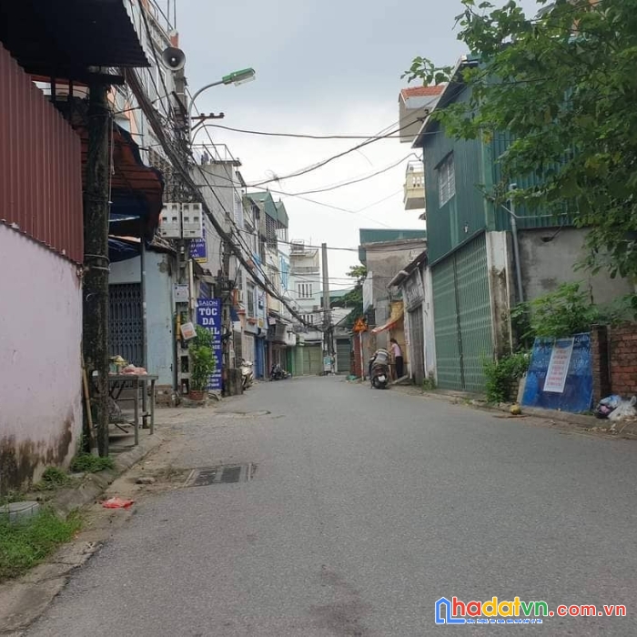 Thạch bàn lô góc- 3 mặt thoáng- ô tô 4 chỗ vào đất- 30m ra trục chính ô tô tránh ☘️☘️☘️
dt