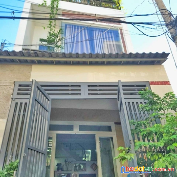 Bán nhà bình tân, hxh đổ cửa, sát tỉnh lộ 10, khu vip tên lửa, nhà rất mới vào ở ngay, 3tầng,