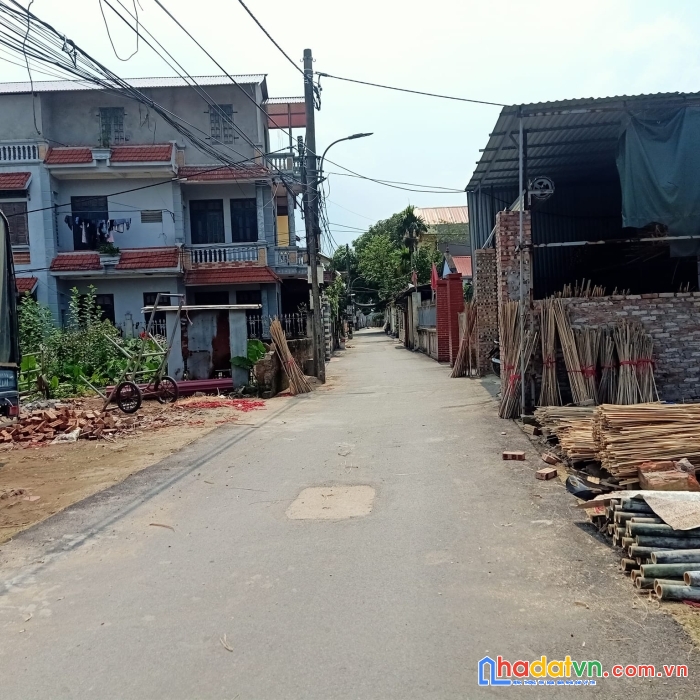 Nhà em cần bán đất tại thị trấn hồ, thuận thành, bắc ninh.  giá ngoại giao hơn tỷ