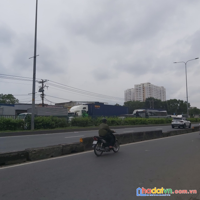 Bán nhà hẻm xe tải thông - trung chánh 2 hóc môn - 200m2 - ngang 10m.