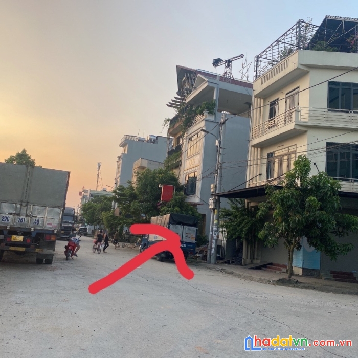 Chính chủ bán nhanh 90,8m khu đất dịch vụ. quang minh - mê linh , đuòng trước đất 3 làn xe oto