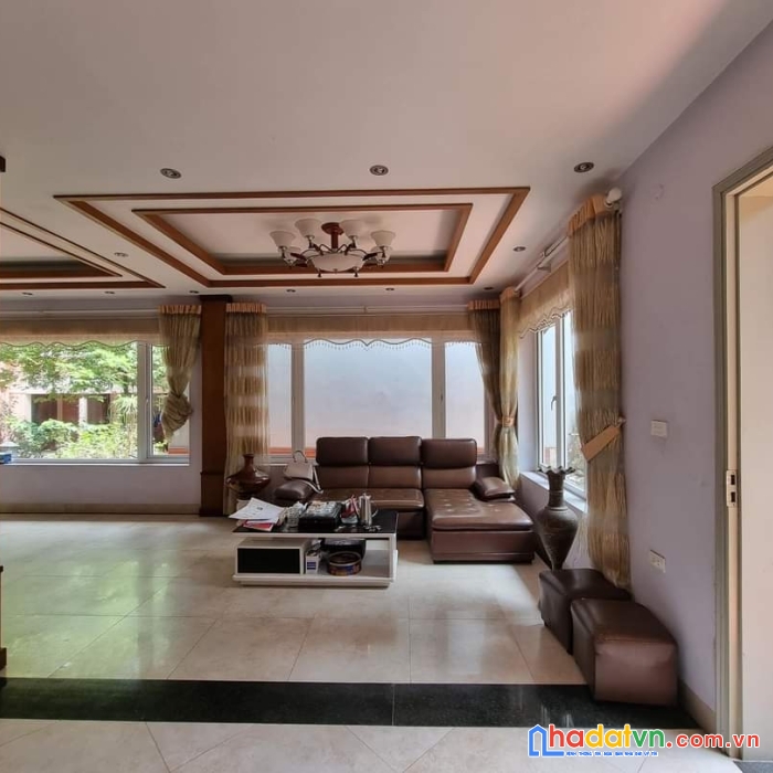 Bán gấp nhà hoàng quốc việt 45m, kinh doanh, phân lô, vỉa hè, giá 9.9 tỷ.