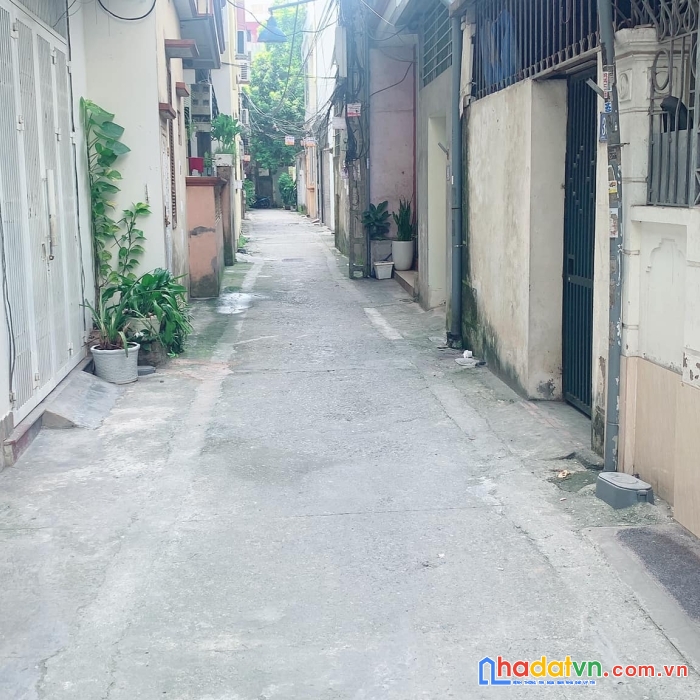 Nhà ngọc thụy 50m2 x 5 tầng, lô góc,ngay hồ.ngõ thông, ô tô, nhỉnh 5 tỷ