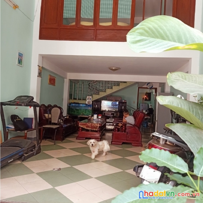 Nhà điện biên phủ 2 mặt kiệt ô tô, 3 tầng, gần đường chính.