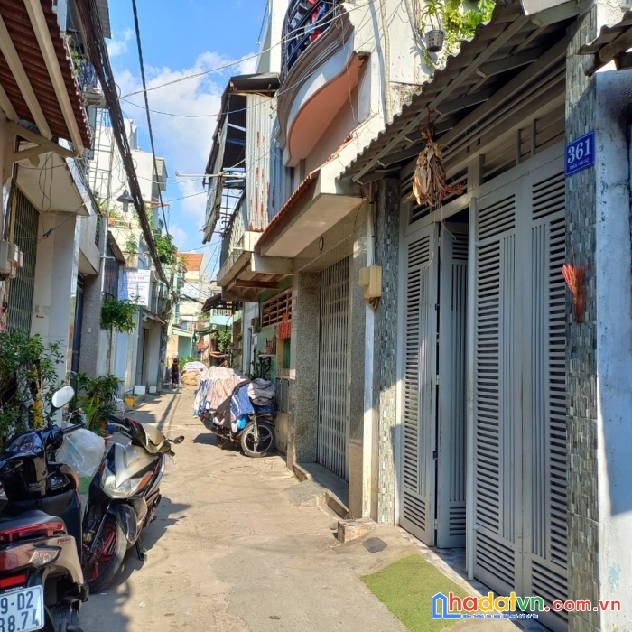 Nhà mặt tiền, trần thủ độ, tân phú, 35m2, 2 tầng, nở hậu tài lộc, giá rẻ.