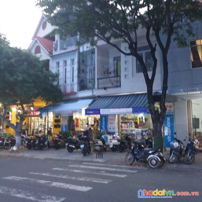 Bán nhà mt đương phan đăng lưu lô góc, chỉ 4.3 tỷ