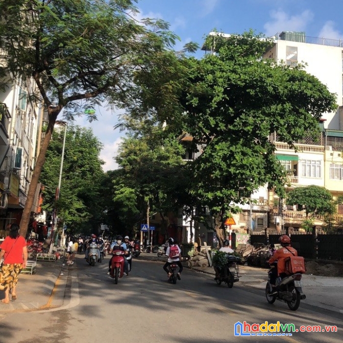 Bán đất đội cấn, ba đình, 1 nhà ra phố, ngõ thông kinh doanh, ô tô nhỏ vào nhà
