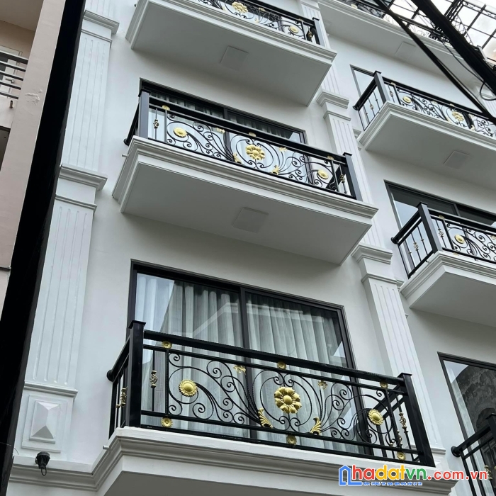 Nhỉnh 10 tỷ có toà nhà 9 tầng thang máy phố quan hoa, 48m2, 1 nhà ra phố.