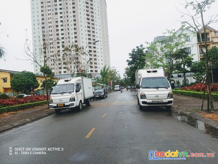 Khu phân lô quân đội thạch bàn –long biên lô góc – view vườn hoa - ô tô tránh.