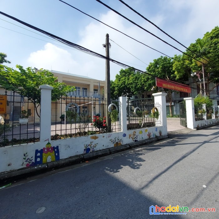 Cần bán gấp nhà phố đức giang, dt135m2, 4 tầng, mt 5,2 m, giá chỉ 12 tỷ.