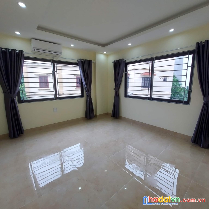 Bán gấp nhà lô góc, đẹp,67 nguyễn văn cừ 39m4t 3,95 tỷ lh0916488589