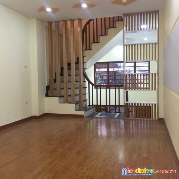 Bán nhà tân mai , 40m2, 4t, mt4m, nhỉnh 3 tỷ, ô tô, phân lô, 0962753326