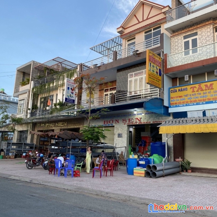 Bán đất gần trung tâm mặt tiền chợ - đại lộ thương mại đường rộng 30m
 lh : 0377288548