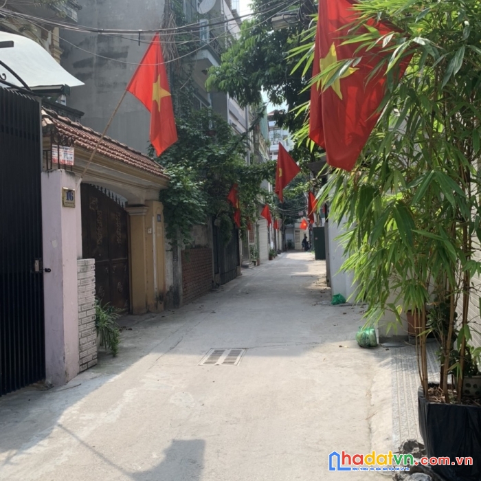 Hàng hiếm bồ đề an ninh tốt-thoáng mát-full nội thất đẹp-vài bức chân ra đến hồ bồ đề-xung quanh
