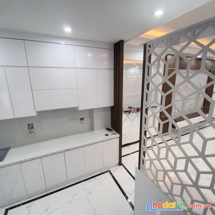 Nhà vip ngõ hồ quan nhân
ô tô - view hồ hồ - 6 tầng mới - sang xịn mịn, giá chào 5,48 tỷ