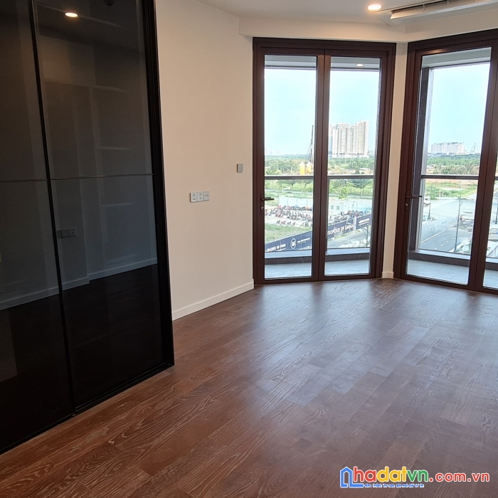 Căn góc đặc biệt 3pn 148m2 metropole cho thuê 2500 usd