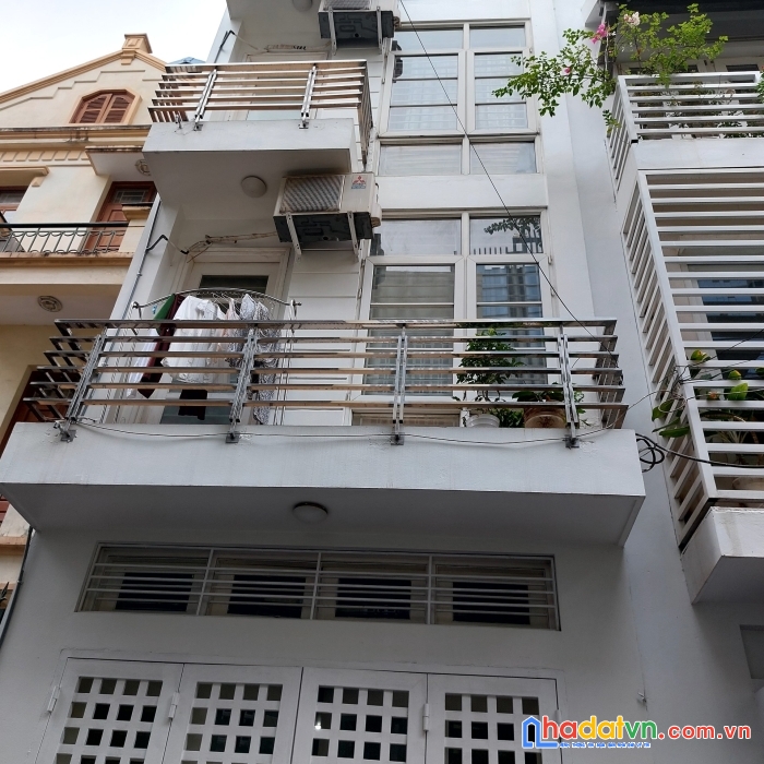 Bán nhà hoàng văn thái 107m2, mặt tiền rộng, ô tô vào nhà