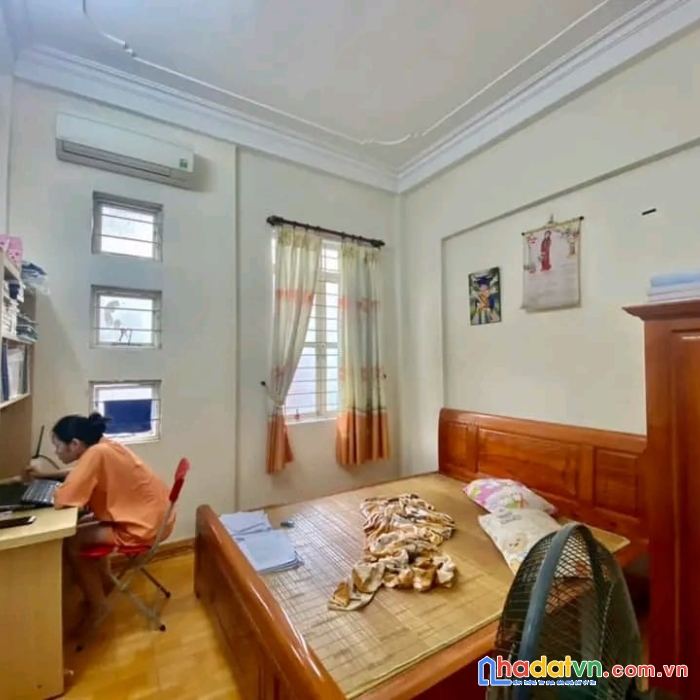 Bán nhà ngõ 634 kim giang lô góc, mới đẹp dt35m,4 tầng,nhỉnh 3 tỷ