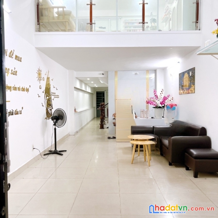 Cho thuê nhà nguyên căn mặt tiền tạ quang bửu p5q8